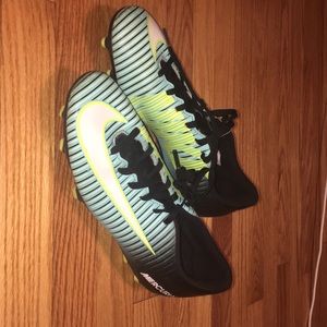 Women’s size 9 Nike mercurials